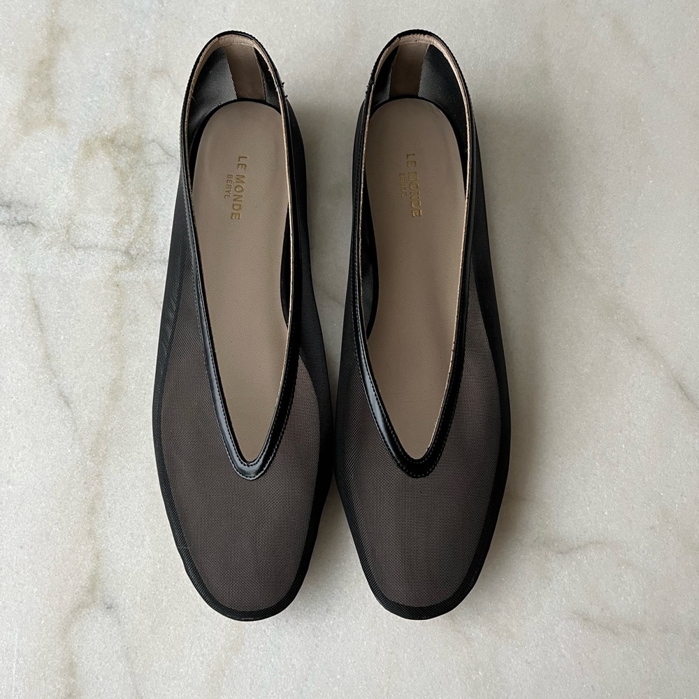 Black mesh “Luna” flats by Le Monde Beryl